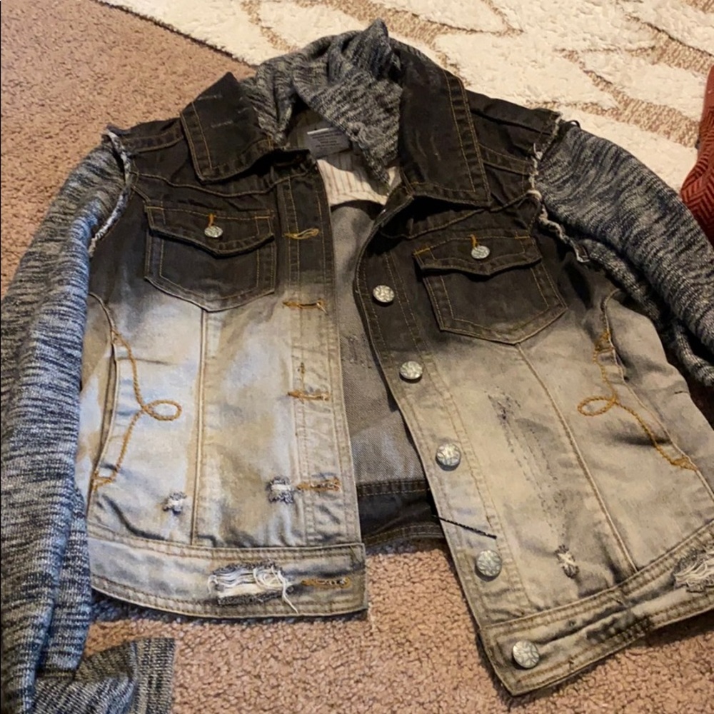 Day trip hooded jean jacket